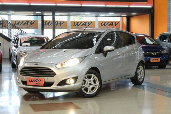 FORD FIESTA 1.6 SE HATCH 16V FLEX 4P POWERSHIFT FORD FIESTA 1.6 SE HATCH 16V FLEX 4P POWERSHIFT